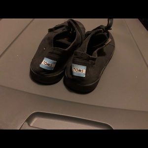 Toms sneakers